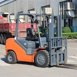 Empilhadeira a diesel com deslocador lateral